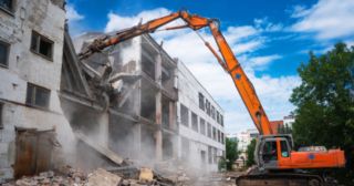 Промышленный демонтаж зданий Новодвинск, цена от 2955 руб.