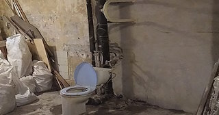 Демонтаж сантехкабины в панельном доме - цена от 1037 рублей | Сварной-Нвд